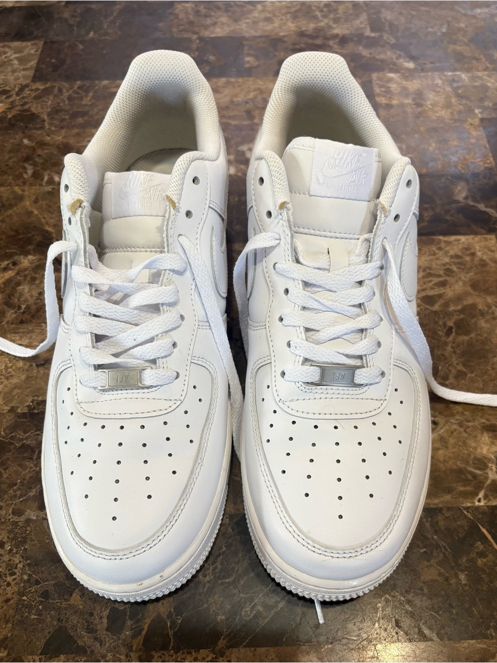 Nike Men’s White Air Force 1 Low - Classic Leather Sneaker 11.5sz